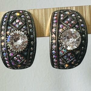 Heidi Daus 🆕 “Daily Double” Swarovski Crystals clip on half hoop Earrings